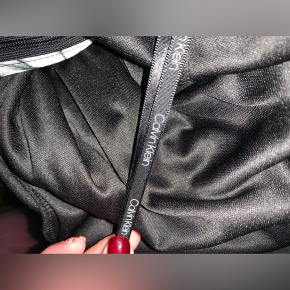 Calvin Klein floral dress. - Picture 2 of 5